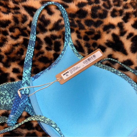 SKIMS SIGNATURE SWIM
ULTIMATE PUSH-UP
TIE BACK BIKINI TOP - Picture 4 of 6